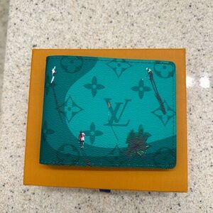 LOUIS VUITTON Golf Green
Bifold Wallet